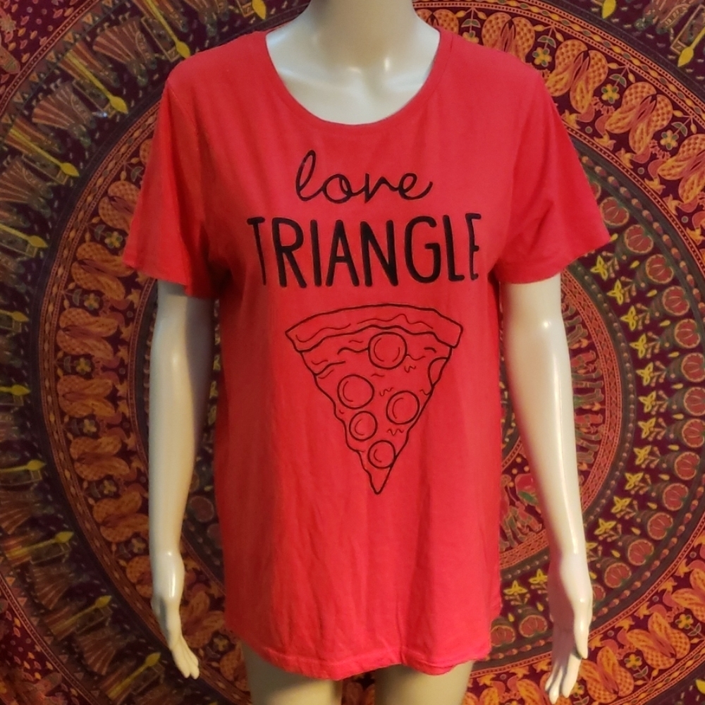 Freeze Pizza love triangle T-shirt size large